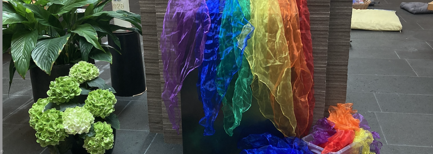 Regenbogen Altar